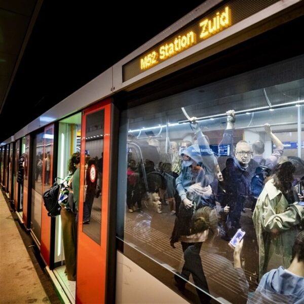 Waarom hoor je klassieke muziek in de Amsterdamse en Rotterdamse metro?