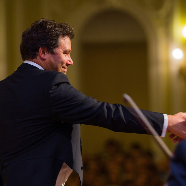 Dirigent Arthur Arnold neemt afscheid van Moskou Symfonie Orkest