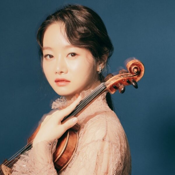 Bomsori Kim keert terug met Tsjaikovski's Vioolconcert