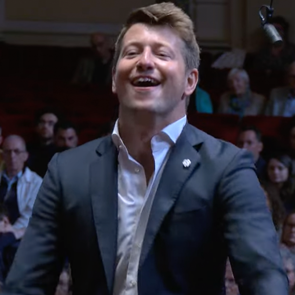 Hannes Minnaar soleert in Mozarts 'Pianoconcert nr. 25'