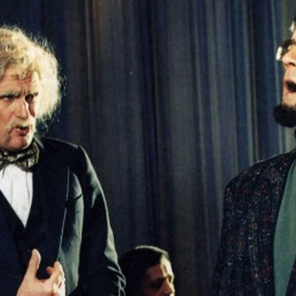 Wim de Bie als autoritaire zangpedagoog Jürgen Baumwolle