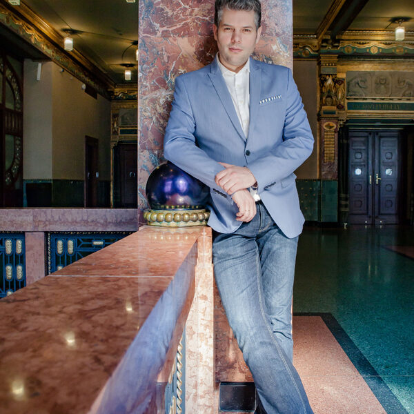 Barnabás Kelemen soleert