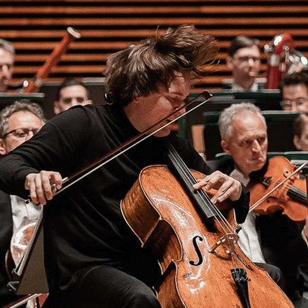 Sjostakovitsj' Symfonie nr.8 en Larchers Celloconcert