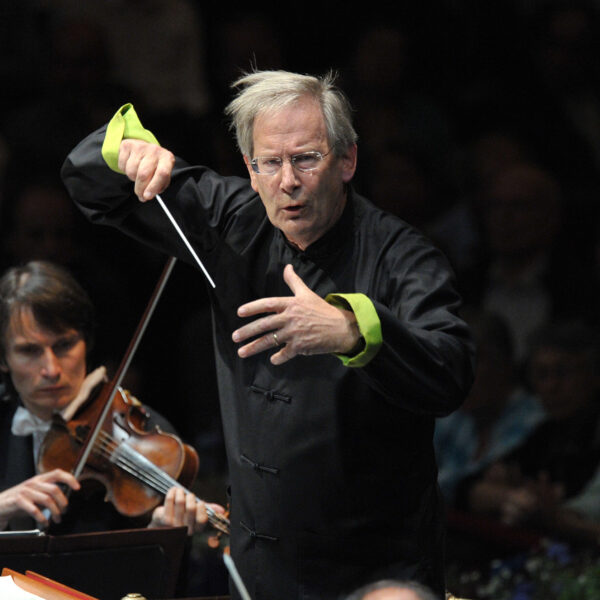 Dirigent John Eliot Gardiner trekt zich terug uit productie na incident met zanger