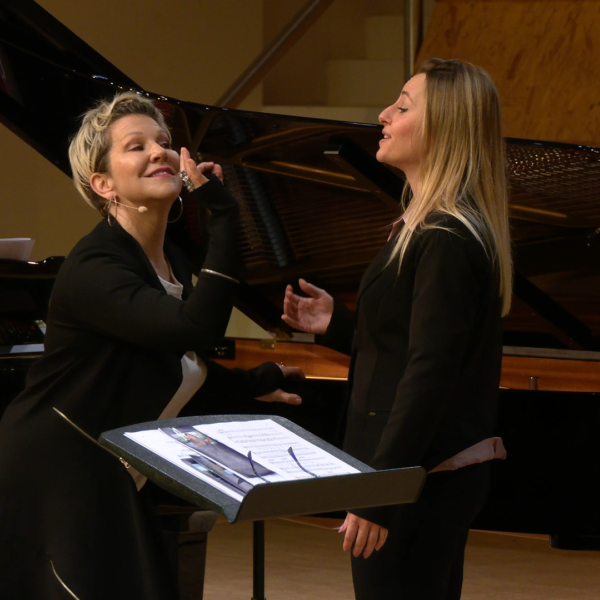 Kijktip: masterclass door Joyce DiDonato met sopraan Samantha Faina
