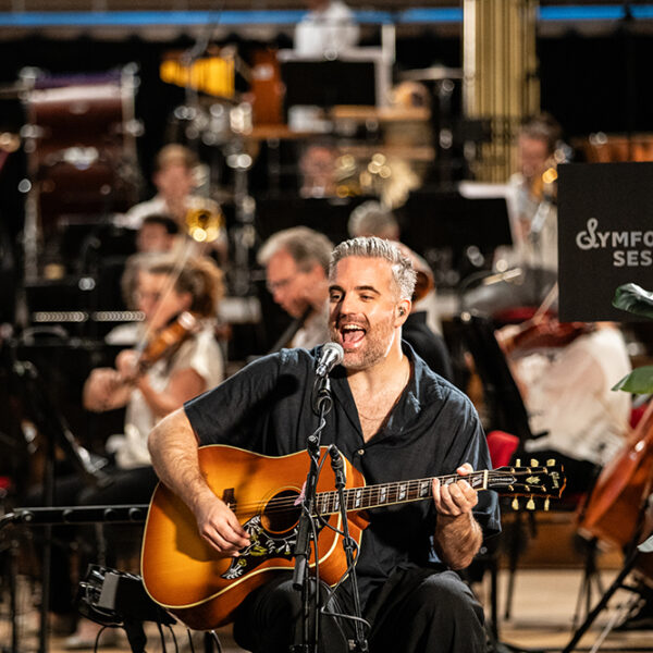 Deze versie van Kensingtons 'Little By Little' moet je horen