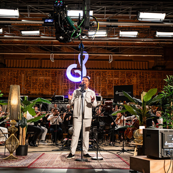 Marco Schuitmaker zingt een klassieke versie van 'Vergeef Me'