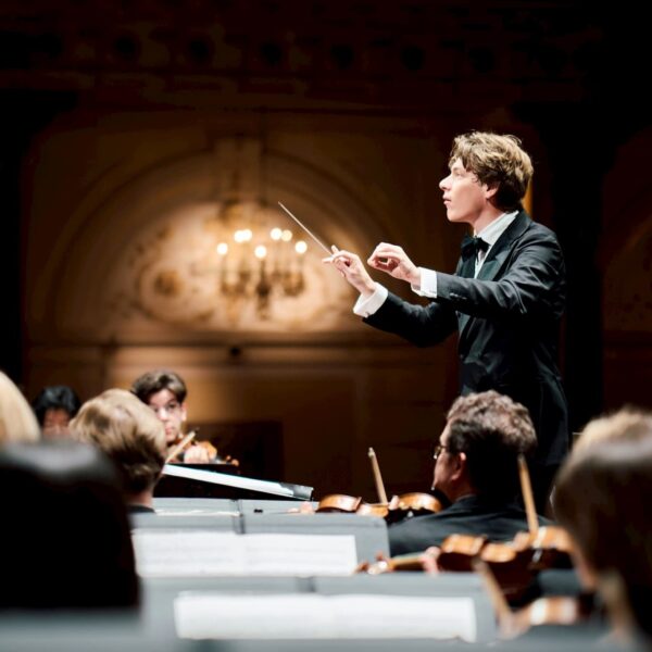 Klaus Mäkelä dirigeert de Matthäus-Passion