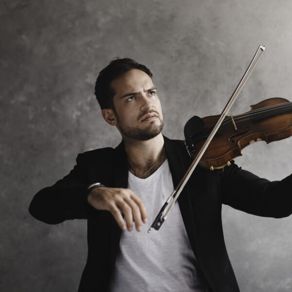 Ryan Bancroft en Marc Bouchkov met Stravinsky