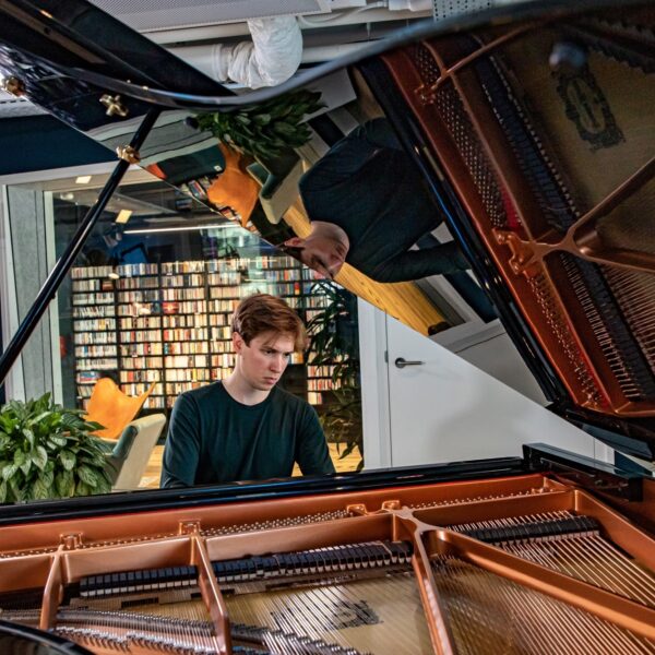 Into silence & Requiem