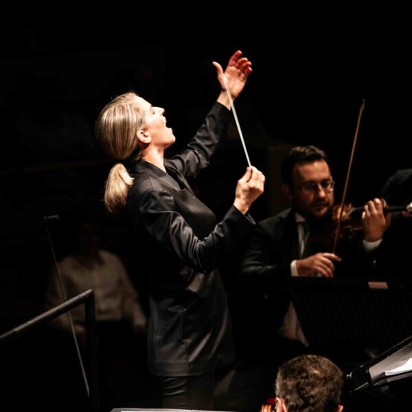 Slotconcert: Karina Canellakis dirigeert Mahler 2