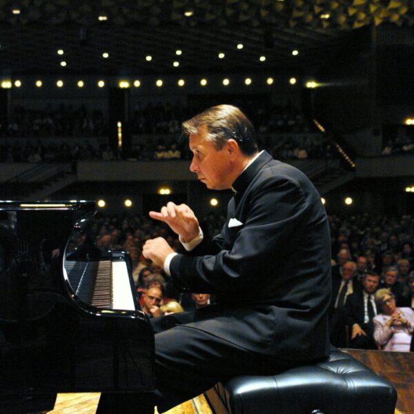 Mikhail Pletnev speelt Rachmaninov