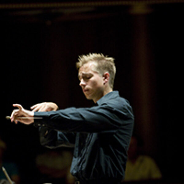 Sjostakovitsj 15 & Berio’s Sinfonia onder Petrenko