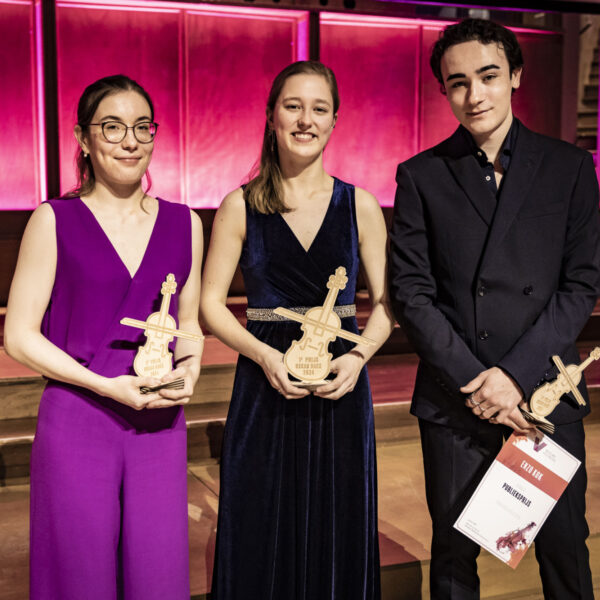 Violist Salomé Bonnema wint Oskar Back Prijs 2024