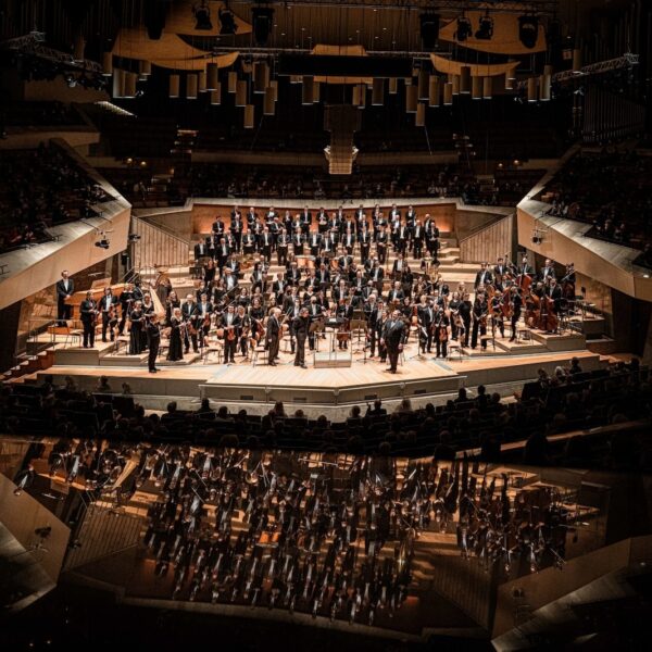 Bijzondere muziek tijdens herdenking van bevrijding Auschwitz