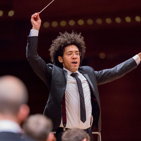 Rafael Payare leidt Sjostakovitsj’ Tiende symfonie