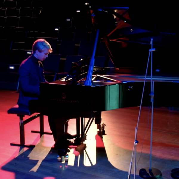 Raoul Steffani, Lisa Jacobs & Ramon van Engelenhoven spelen Saint-Saëns