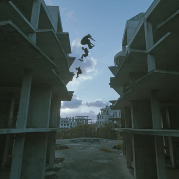 Lorne Balfe scoort 'We Are Storror' van Michael Bay