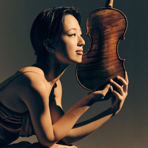 Zussen SongHa Choi en Hayoung Choi spelen duetten