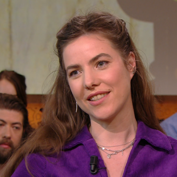 Componist des Vaderlands uit zorgen om regeerakkoord in politiek statement