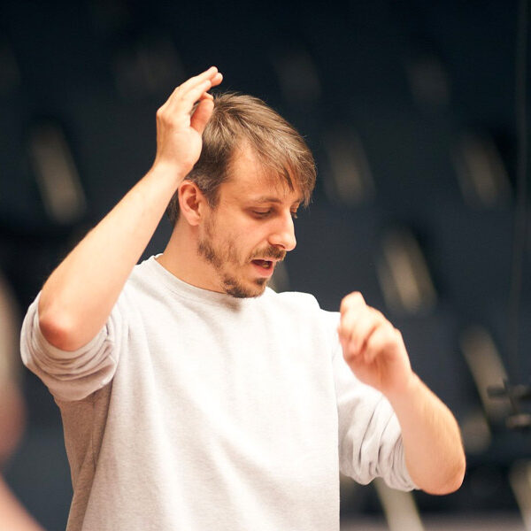 Maak kennis met chef-dirigent Benjamin Goodson