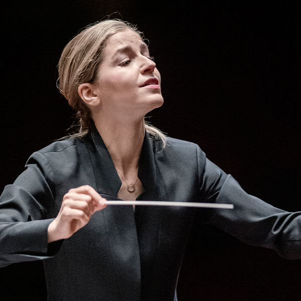 Karina Canellakis dirigeert Samuel Adams