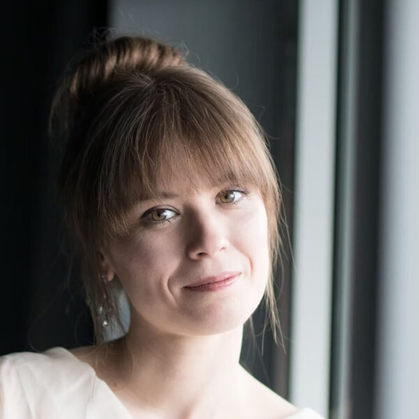 Anna Fedorova speelt Ravels Pianoconcert