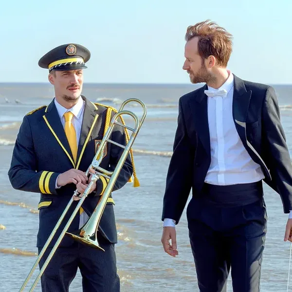 Deze muziek hoor je in de Franse comedy 'En Fanfare' (The Marching Band)