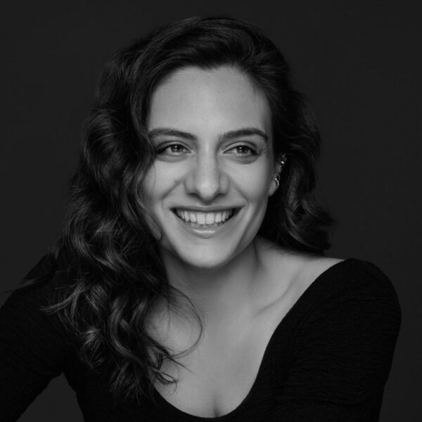 Steunbetuiging aan vrouwen van Aftab Darvishi