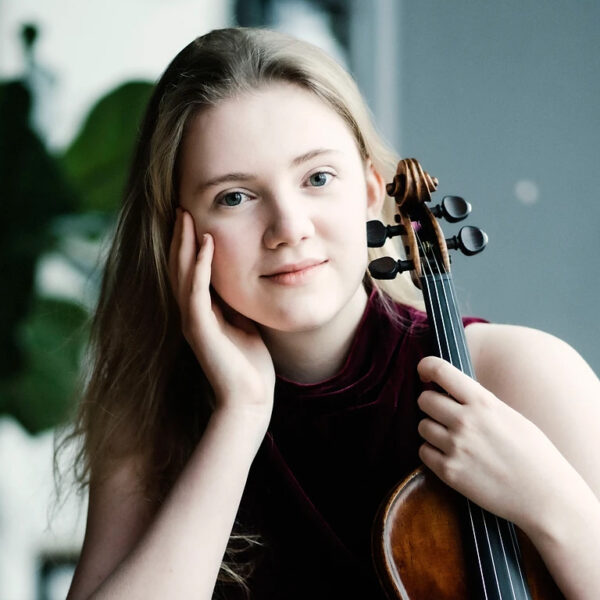 Violist Charlotte Spruit and friends