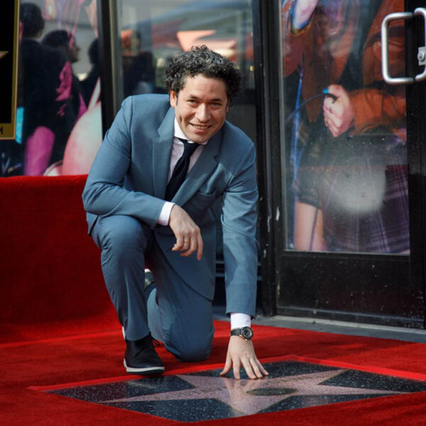 Dirigent Gustavo Dudamel krijgt ster op Hollywood Walk of Fame