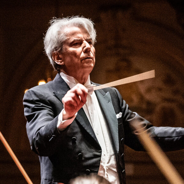 Hartmut Haenchen dirigeert Brahms en Haydn