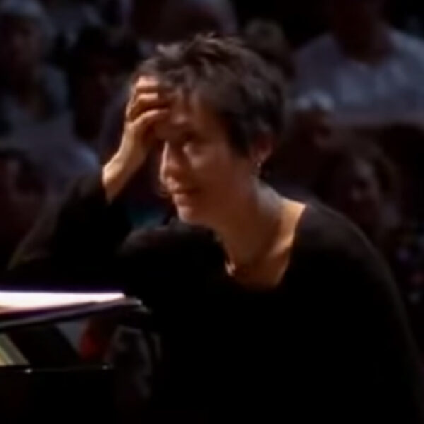 Nachtmerrie: pianist Maria João Pires heeft verkeerde muziekstuk ingestudeerd