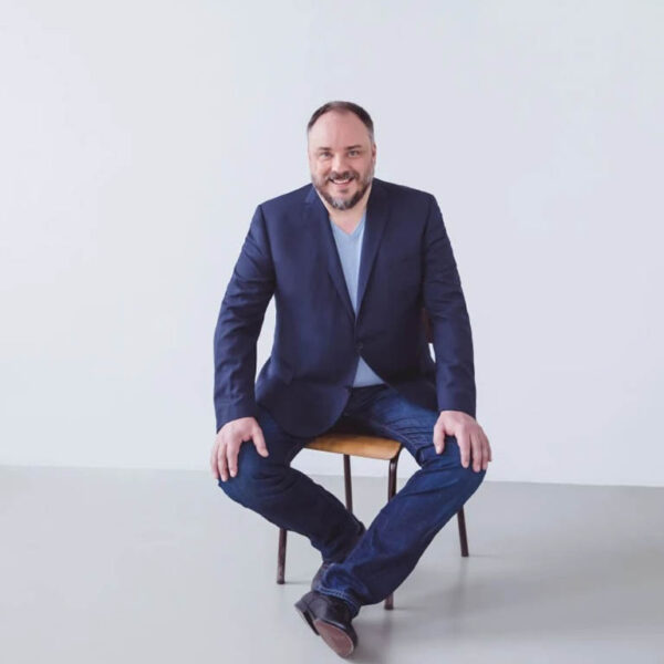 Matthias Goerne zingt Mahler en Viotti dirigeert Brahms