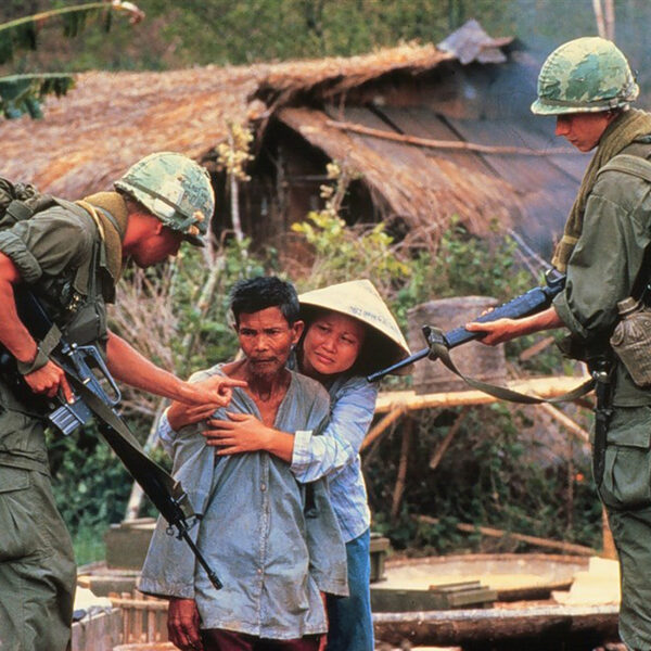 Waarom het Adagio for Strings Platoon nóg aangrijpender maakt