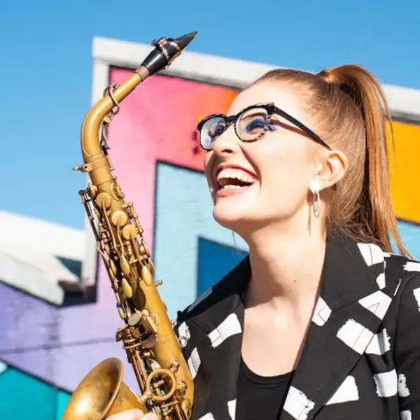 Jess Gillam in De Doelen