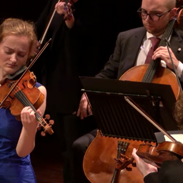 Noa Wildschut schittert met Vioolconcerten van Bach