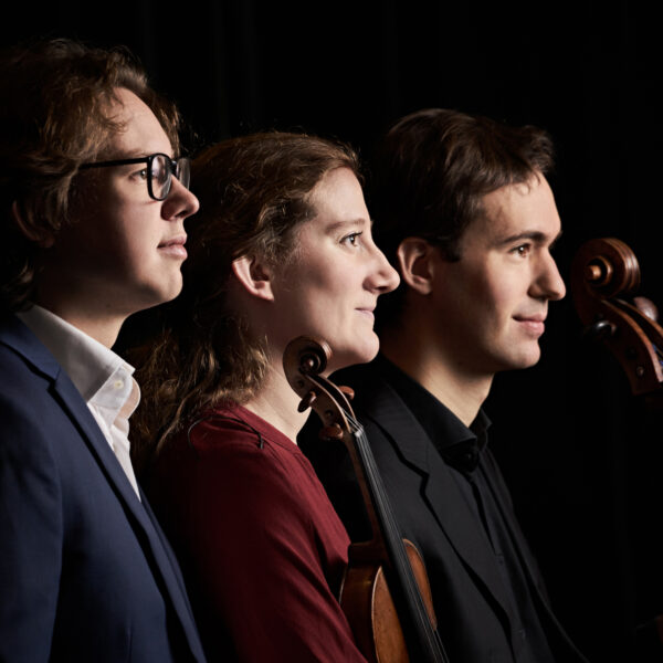 Beluister Van Baerle Trio: Mozart, Liszt & Fauré