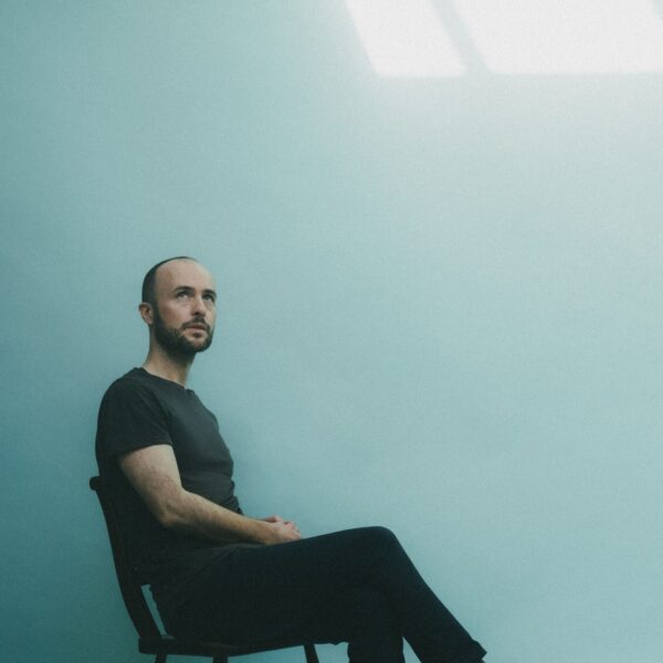 Componist Edmund Finnis wint Edison Klassiek in de categorie Neoklassiek