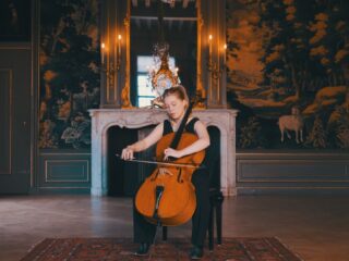 Klassiek op locatie: cellist Hadewych van Gent speelt tussen pracht en praal in Slot Zuylen