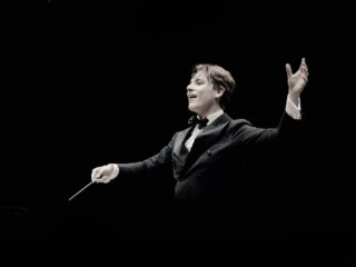 Klaus Mäkelä leidt muzikale reizen van Berlioz en Schumann