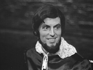 Bariton Meinard Kraak overleden