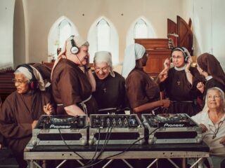 Britse nonnen veroveren hitparade met gregoriaanse liederen