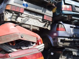 Je auto offeren voor een theaterspektakel: 'Het moet pijn doen'