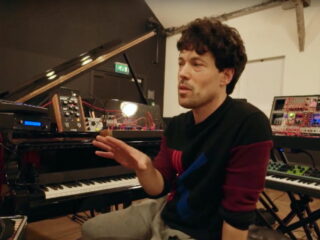 Vrije Geluiden: Vier Keer Nieuw (1) - met Tony Roe