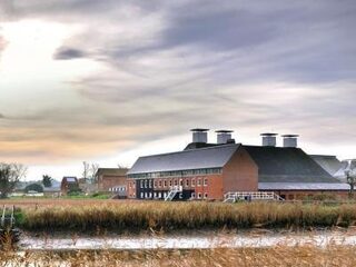 Floris Kortie in een oude mouterij