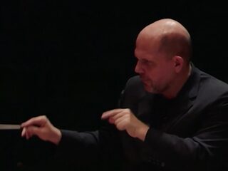 Carine Lacor presenteert feestelijke uitzending Podium Witteman Extra