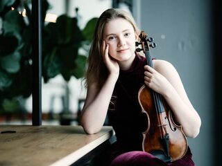 Violiste Charlotte Spruit en Franse schilder Jérémie Queyras winnen Goodmesh Concours