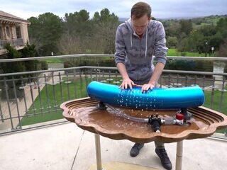 Moet je zien: het 'Interstellar’ thema op een bijzonder instrument