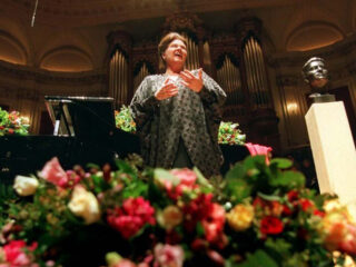 Wie is... Elly Ameling?